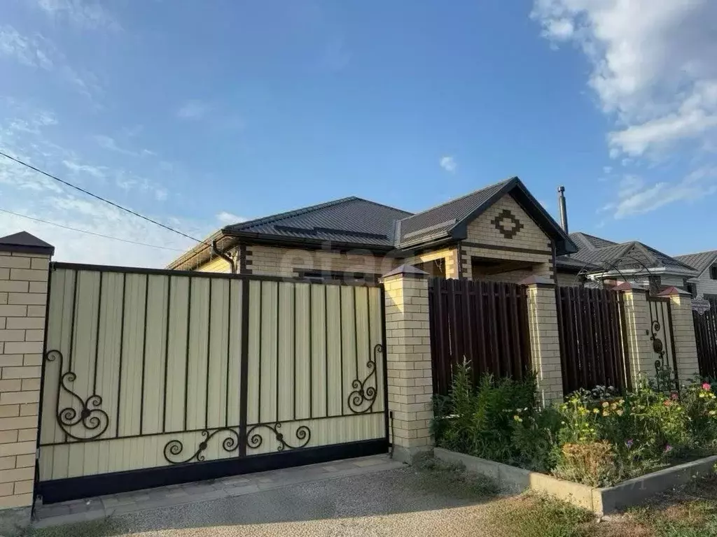 Дом в Ставропольский край, Михайловск Шпаковский район, ул. Вячеслава ... - Фото 2