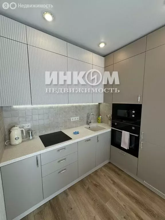 2-комнатная квартира: Москва, улица Авиаторов, 1 (40 м) - Фото 1