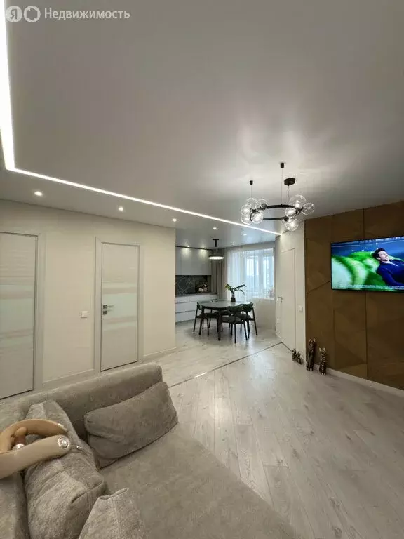 3-комнатная квартира: Бор, улица Луначарского, 214 (87.2 м) - Фото 1