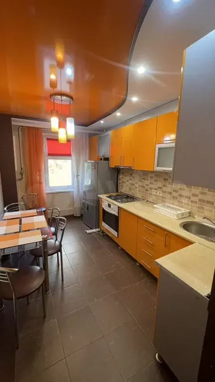 2-к. квартира, 60 м, 2/9 эт. - Фото 1