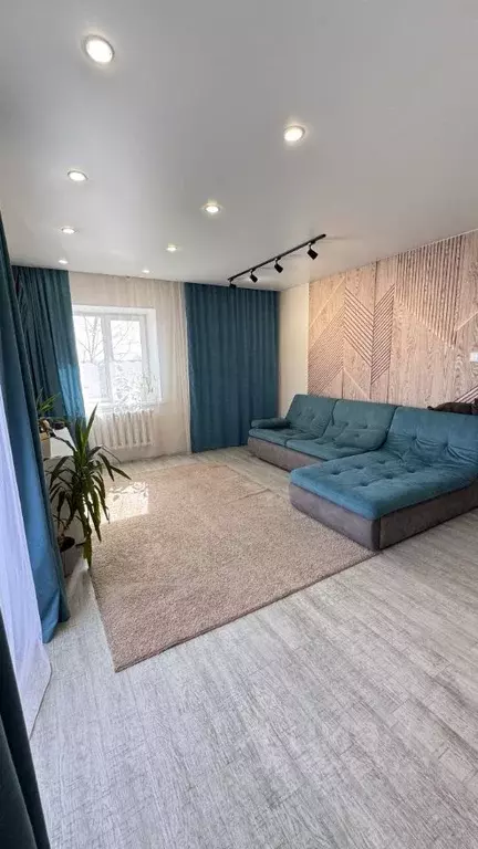 2-к кв. Хакасия, Черногорск Линейная ул., 257 (56.0 м) - Фото 1