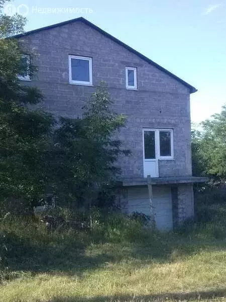 Дом в посёлок Уташ, Светлая улица (350 м) - Фото 1