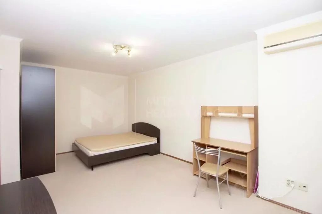 1-к кв. Тюменская область, Тюмень ул. 50 лет Октября, 3к1 (49.0 м) - Фото 1