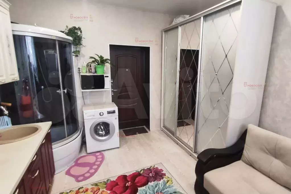 Комната 15 м в 8-к., 2/2 эт. - Фото 1