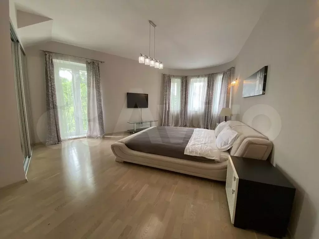 3-к. квартира, 150 м, 4/5 эт. - Фото 0