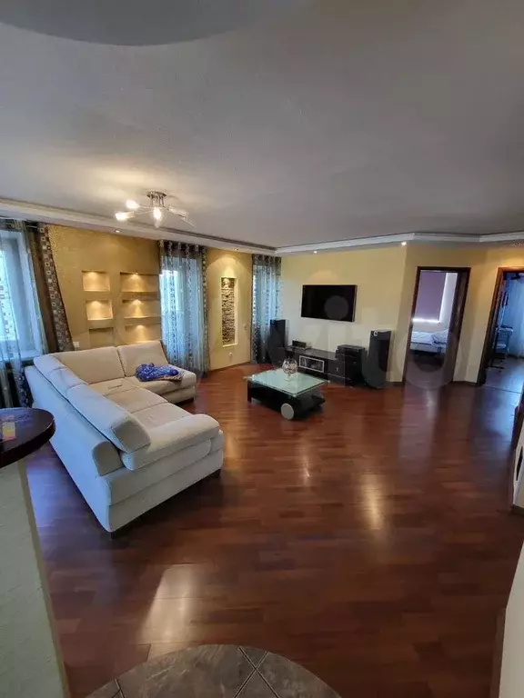 10 и более-к. квартира, 90 м, 9/10 эт. - Фото 1