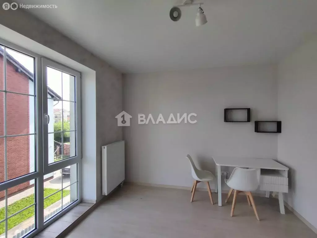 1-комнатная квартира: Калининград, улица Ломоносова, 93 (52 м) - Фото 0