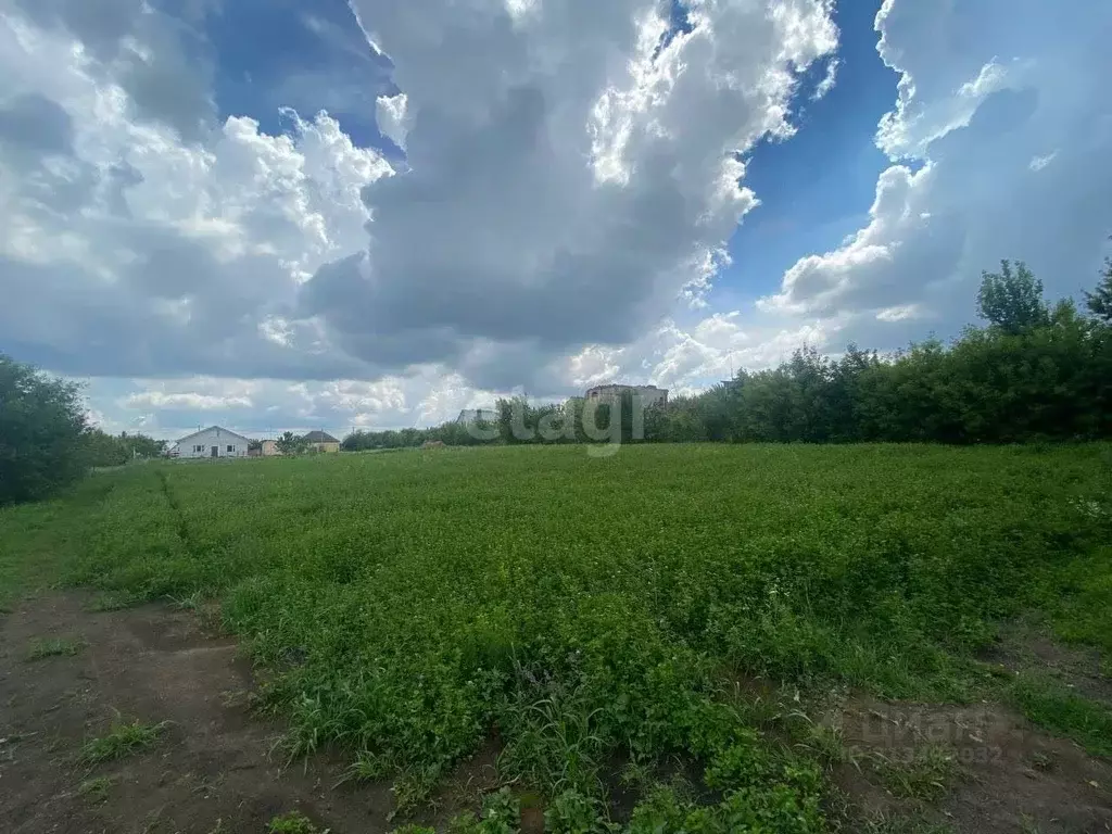 Участок в Белгородская область, Старооскольский городской округ, с. ... - Фото 0