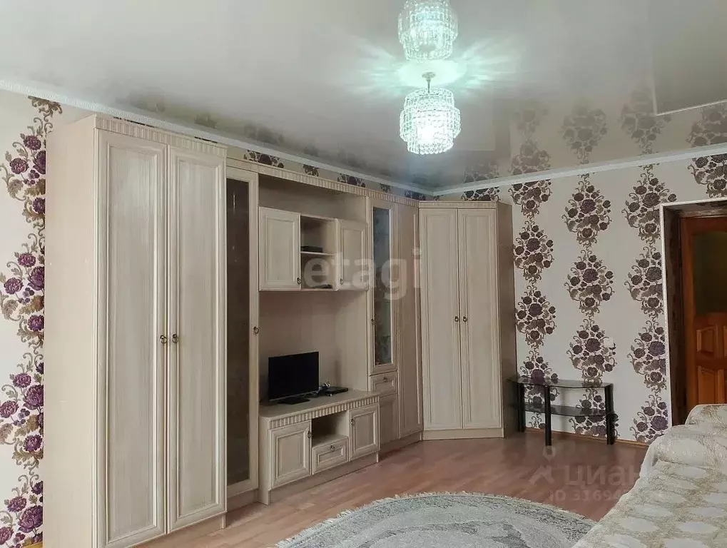 3-к кв. Карачаево-Черкесия, Черкесск ул. Космонавтов, 13А (80.7 м) - Фото 0