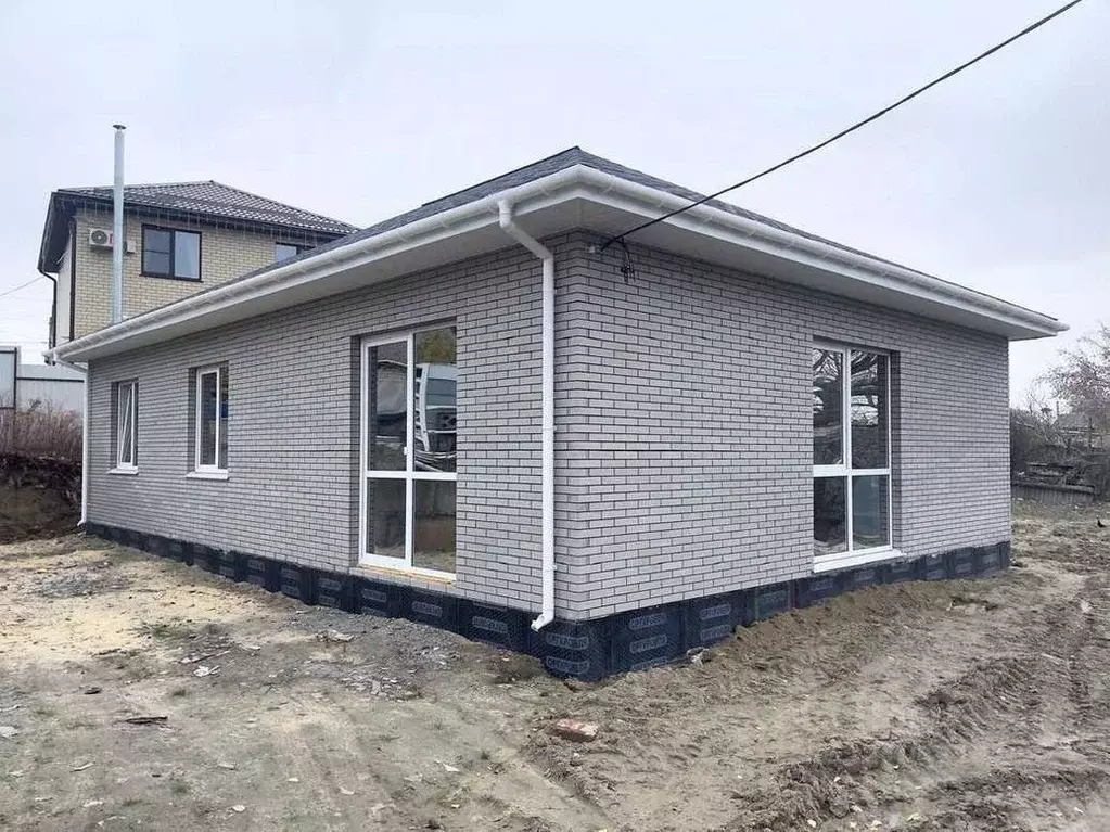 Дом в Волгоградская область, Волгоград Каспийская ул., 14 (115 м) - Фото 2