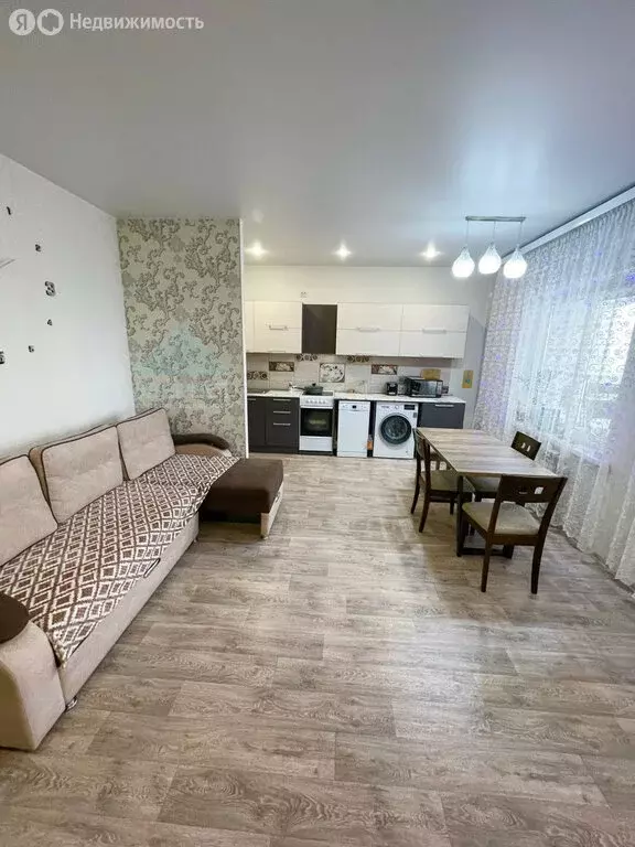 3-комнатная квартира: Абакан, улица Авиаторов, 2 (65.3 м) - Фото 1