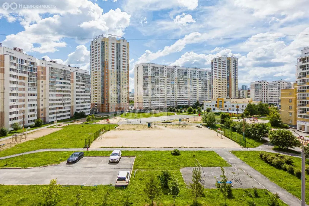 3-комнатная квартира: Екатеринбург, Совхозная улица, 10 (78 м) - Фото 0