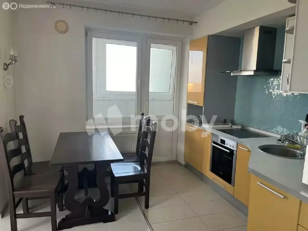 2-комнатная квартира: Калининград, улица Юрия Гагарина, 2А (70.4 м) - Фото 1