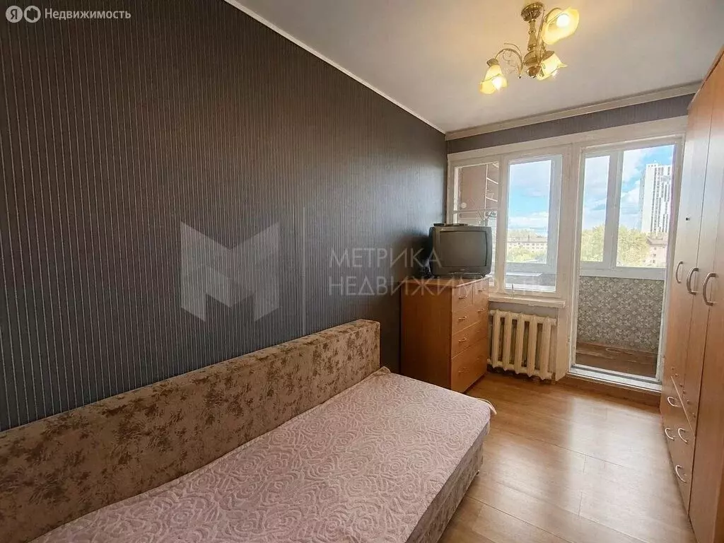 Квартира-студия: Тюмень, улица Мельникайте, 63 (15 м) - Фото 1
