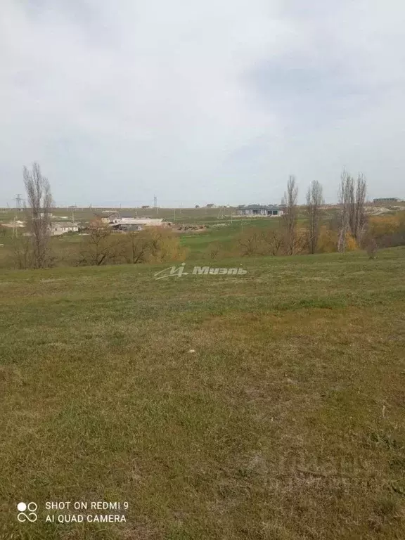 Участок в Крым, Симферопольский район, с. Трудовое ул. ... - Фото 1