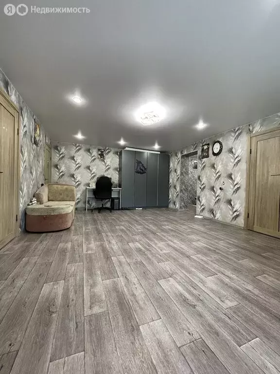 4-комнатная квартира: Биробиджан, Осенняя улица, 13 (93 м) - Фото 1