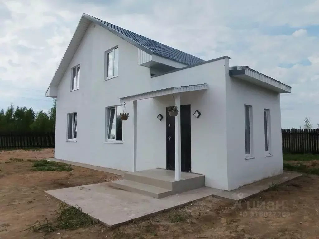 Дом в Новгородская область, Новгородский район, Ракомское с/пос, д. ... - Фото 1