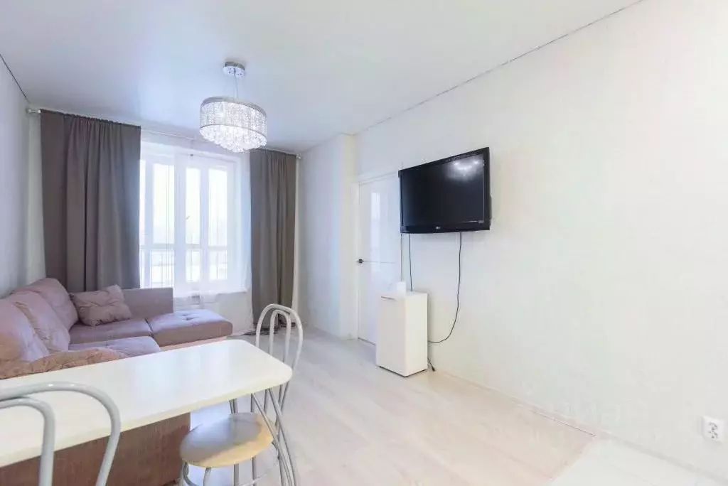 1-к кв. Татарстан, Казань ул. Оренбургский Тракт, 4Б (53.0 м) - Фото 1