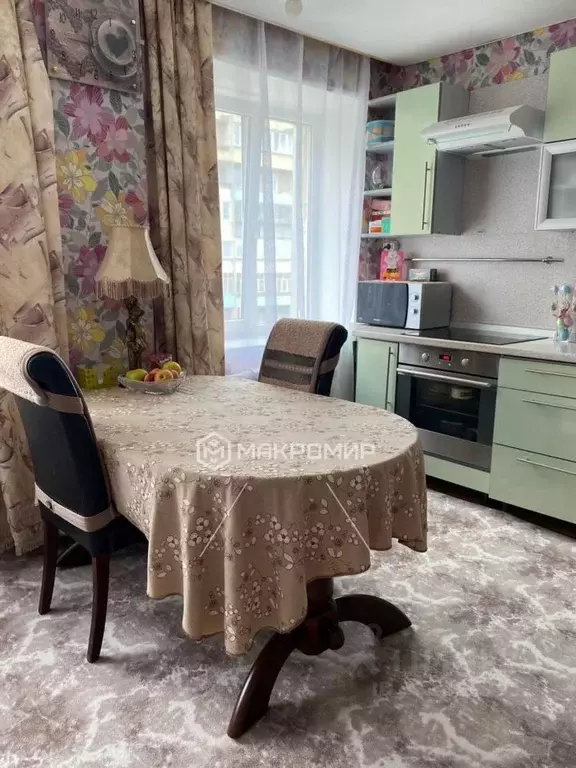 4-к кв. Челябинская область, Верхний Уфалей ул. Чекасина, 8 (119.9 м) - Фото 1