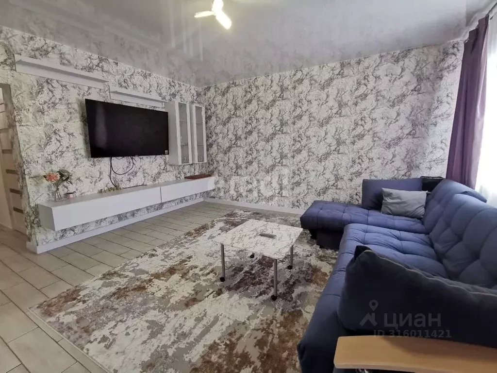 Дом в Свердловская область, Арамиль Октябрьская ул., 4 (156 м) - Фото 1