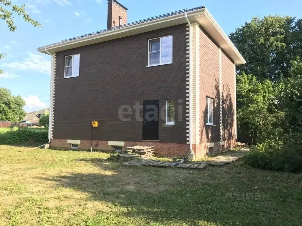 Дом в Калужская область, Перемышльский муниципальный округ, Ахлебинино ... - Фото 1