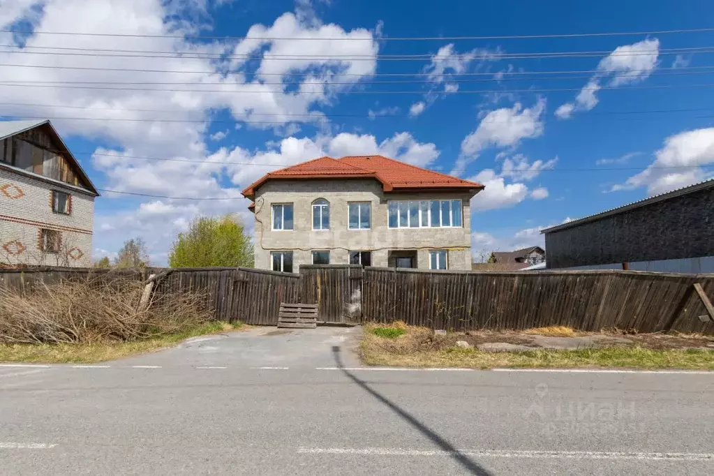 Дом в Тюменская область, Тюмень Зайкова мкр, ул. Спортивная (320 м) - Фото 0