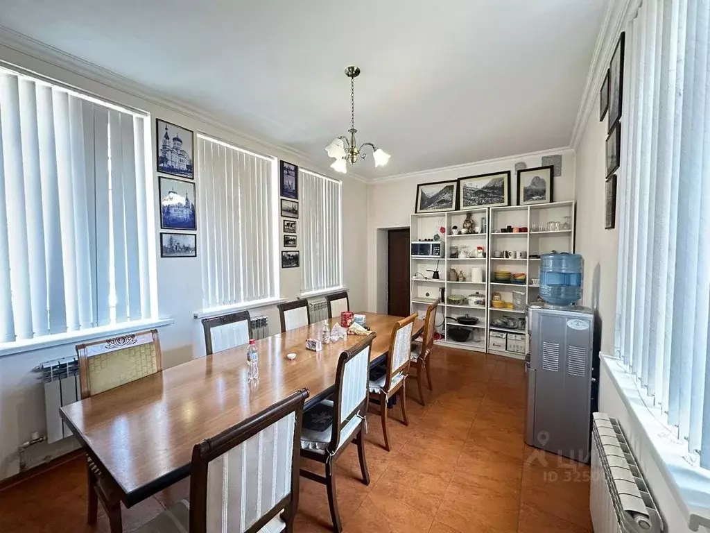 Коттедж в Северная Осетия, Владикавказ ул. Каштановая (380 м) - Фото 1