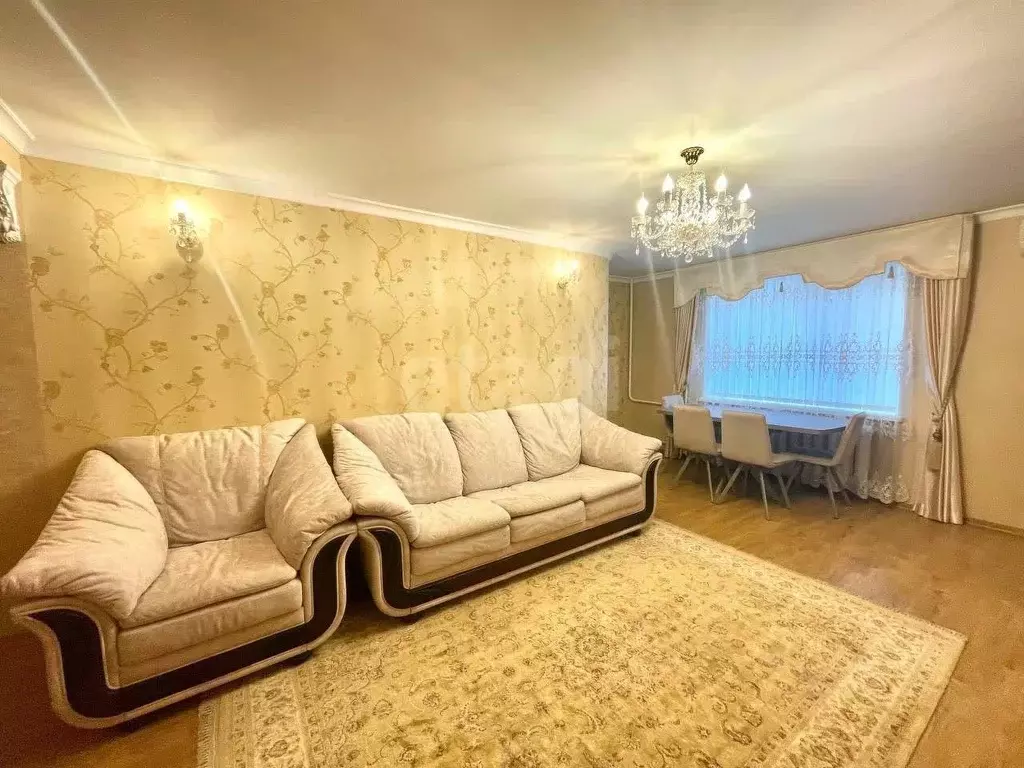 3-к кв. Крым, Симферополь ул. Куйбышева (73.0 м) - Фото 0