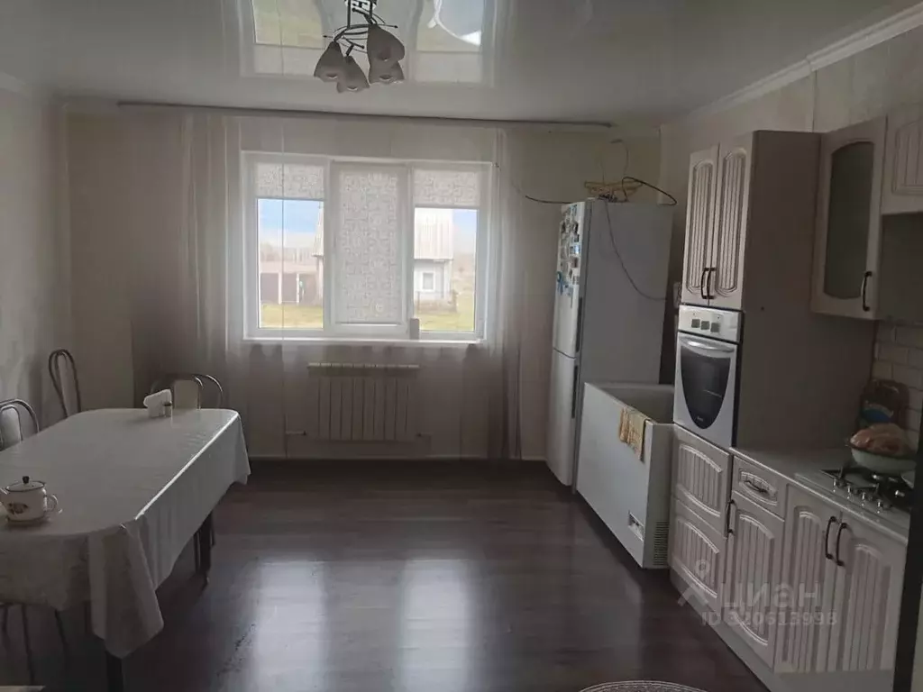 Дом в Оренбургская область, Октябрьский район, с. Марьевка Набережная ... - Фото 1