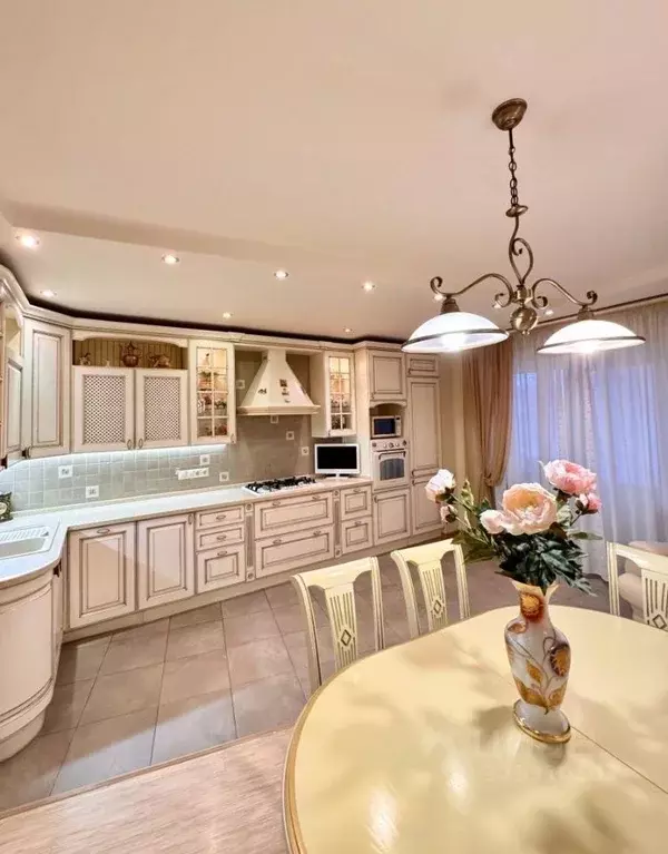 3-к кв. Саратовская область, Саратов просп. Имени Петра Столыпина, 8 ... - Фото 1