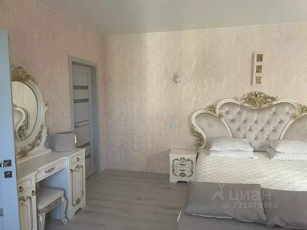 Комната Краснодарский край, Геленджик ул. Набережная, 16 - Фото 1