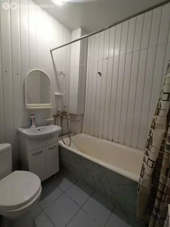 1-комнатная квартира: Евпатория, улица Володарского, 5 (30 м) - Фото 0