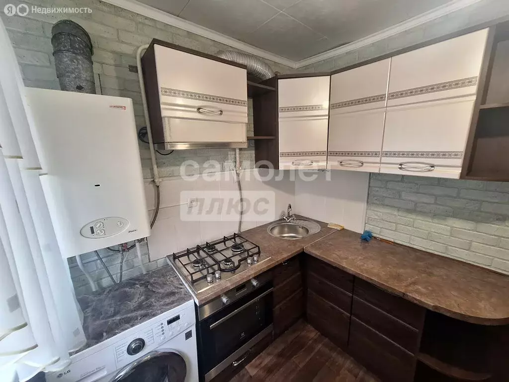 3-комнатная квартира: Михайловск, улица Гагарина, 10 (50.3 м) - Фото 0