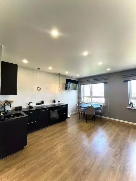 3-к кв. Пермский край, Пермь ул. Строителей, 18А (74.6 м) - Фото 1