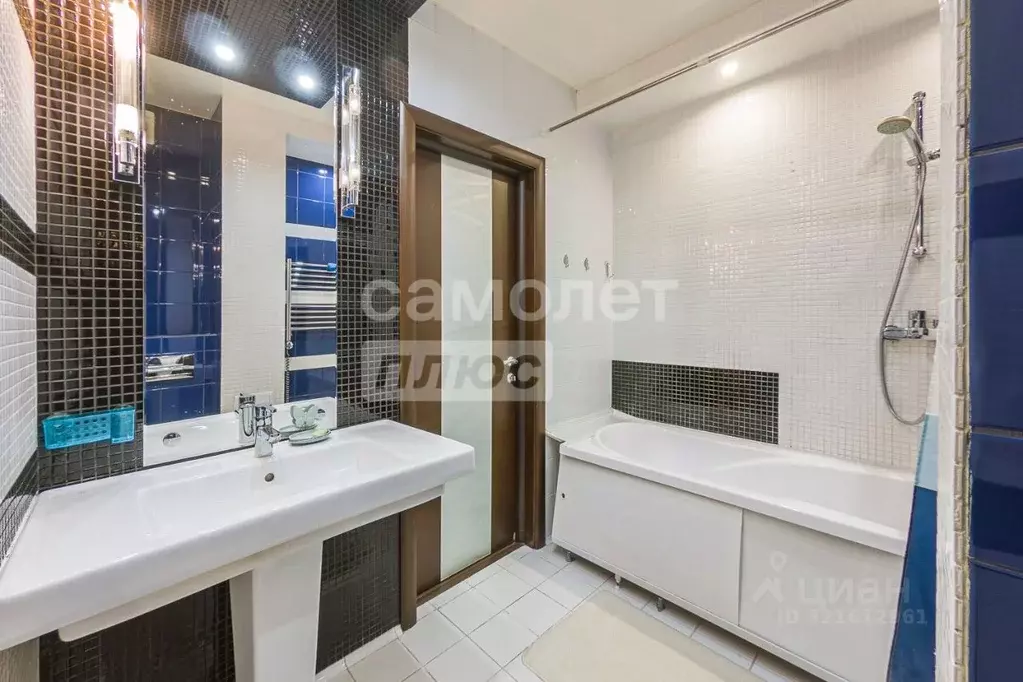 2-к кв. Свердловская область, Екатеринбург ул. Сулимова, 4 (75.4 м) - Фото 0