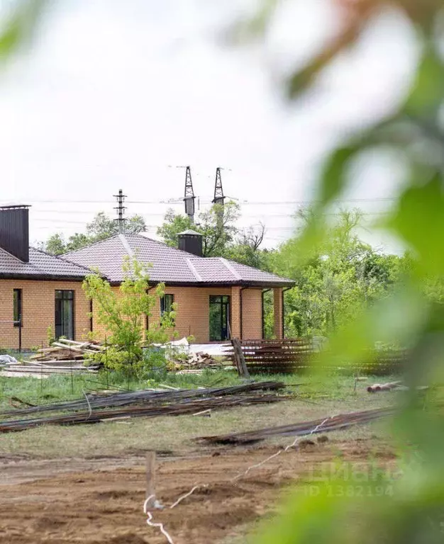 Дом в Саратовская область, Саратов ул. Большая Лесопарковая, 1 (73 м) - Фото 1