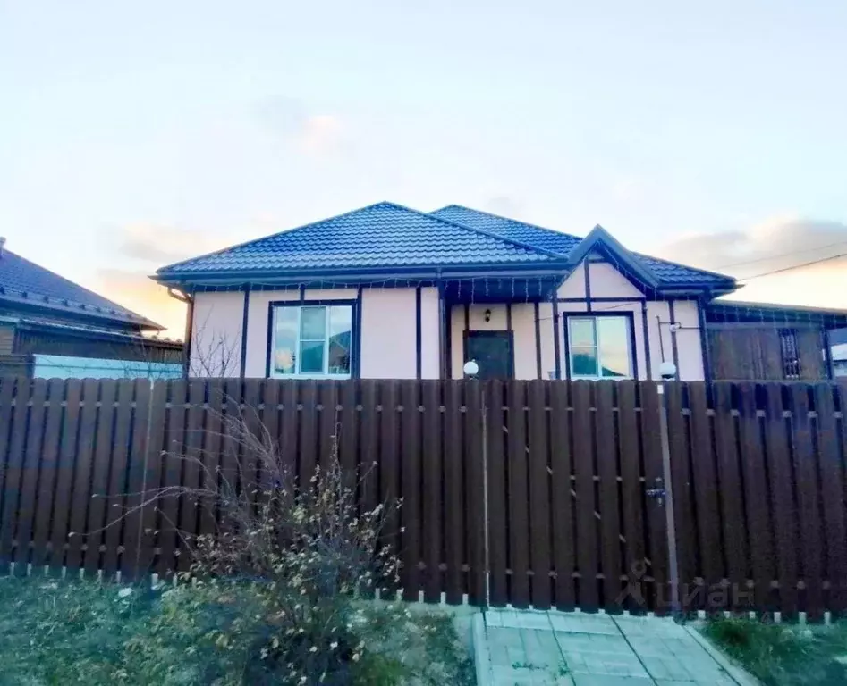 Дом в Курская область, Октябрьский район, Черницынский сельсовет, д. ... - Фото 1