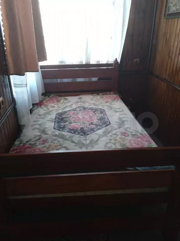 Комната 16 м в 4-к., 1/1 эт. - Фото 0