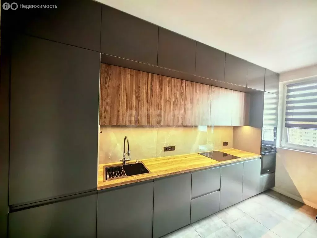 3-комнатная квартира: Новороссийск, улица Котанова, 2 (72.2 м) - Фото 1