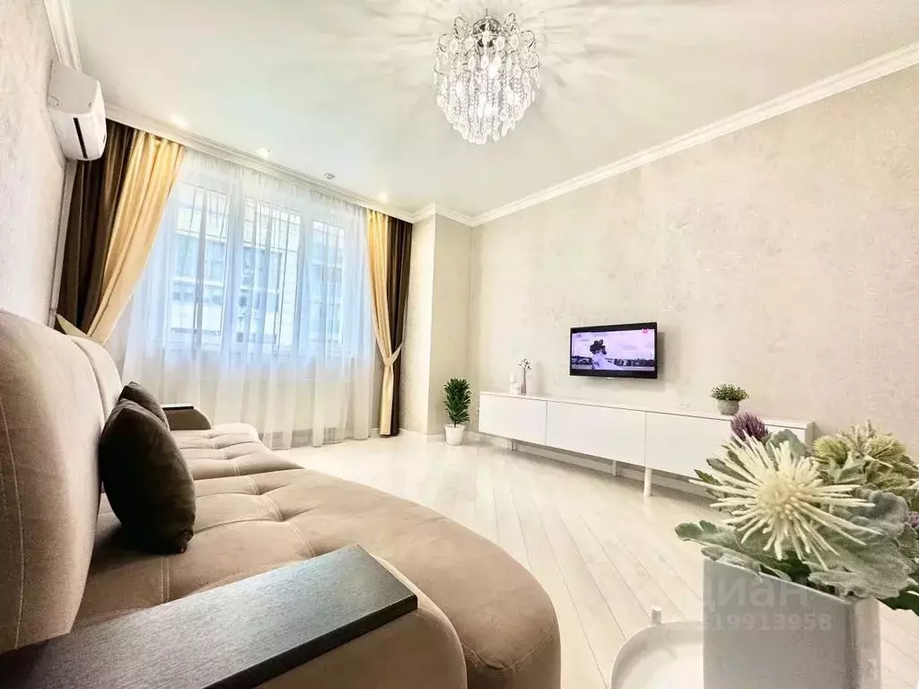 1-к кв. Татарстан, Казань Комсомольская ул., 1 (50.0 м) - Фото 0