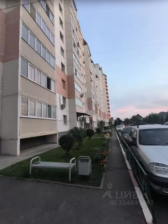 2-к кв. Алтайский край, Барнаул Новгородская ул., 14 (58.8 м) - Фото 1