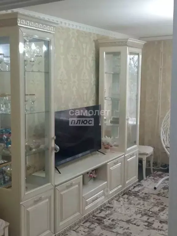 2-к кв. Кабардино-Балкария, Нальчик ул. Мовсисяна, 21 (60.0 м) - Фото 0