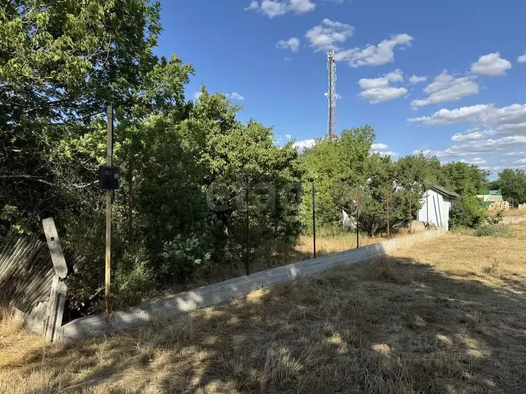 Участок в Крым, Симферопольский район, Гвардейское пгт ул. Гагарина ... - Фото 1