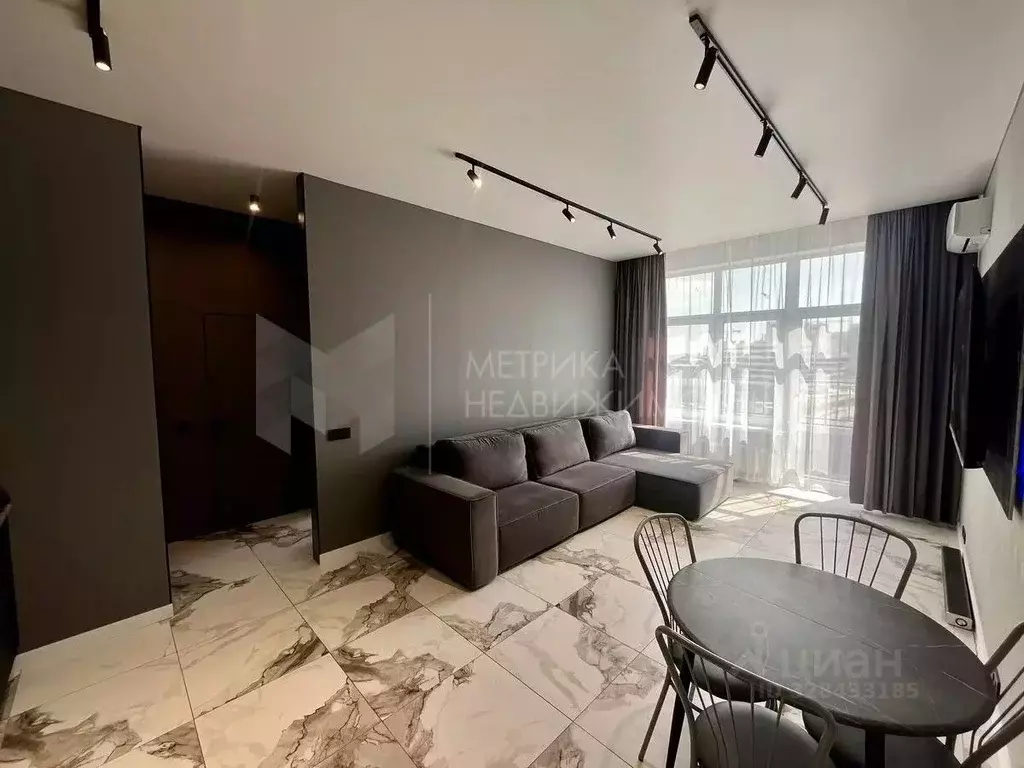 2-к кв. Тюменская область, Тюмень ул. Разведчика Кузнецова, 5 (62.0 м) - Фото 0