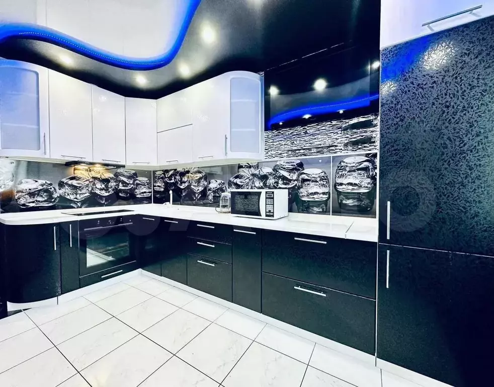 10 и более-к. квартира, 54 м, 3/9 эт. - Фото 0