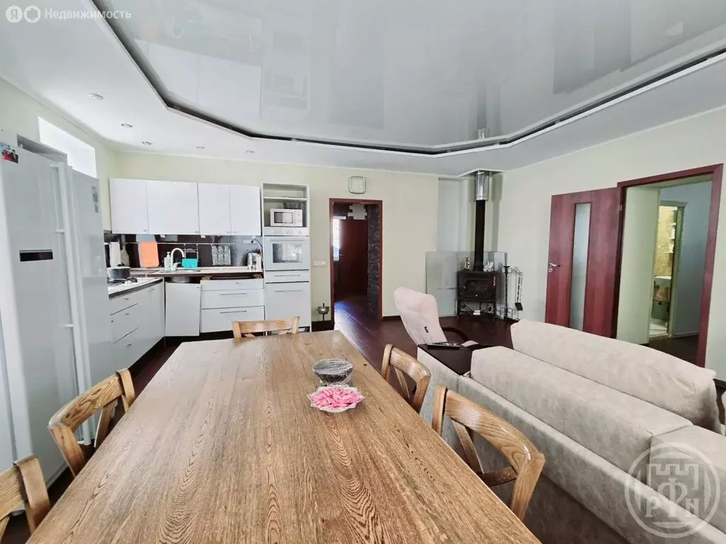 Дом в посёлок Белоостров, Железнодорожная улица (220 м) - Фото 1