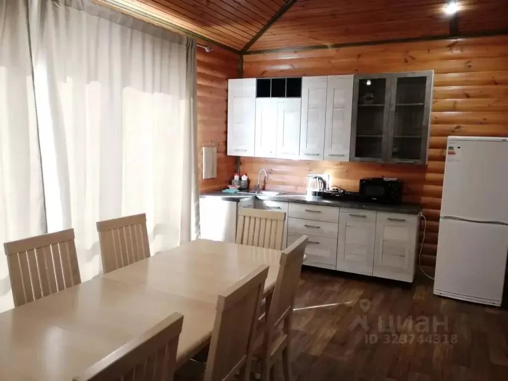 Дом в Астраханская область, Ахтубинск Набережная ул., 41 (73 м) - Фото 1