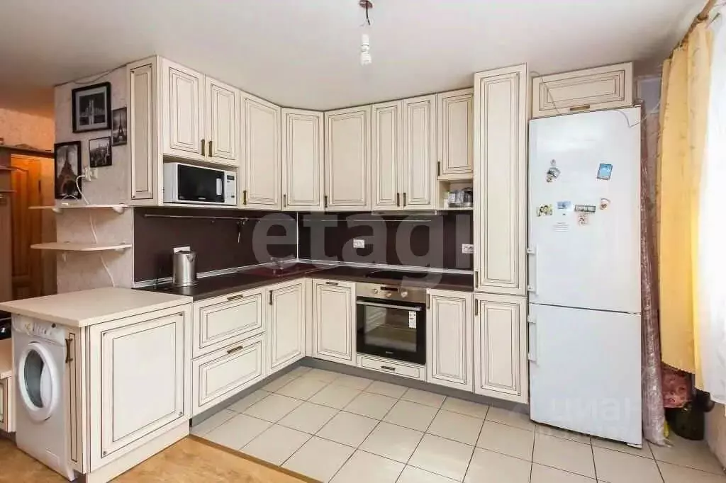 2-к кв. Тюменская область, Тюмень ул. Республики, 164 (55.3 м) - Фото 1