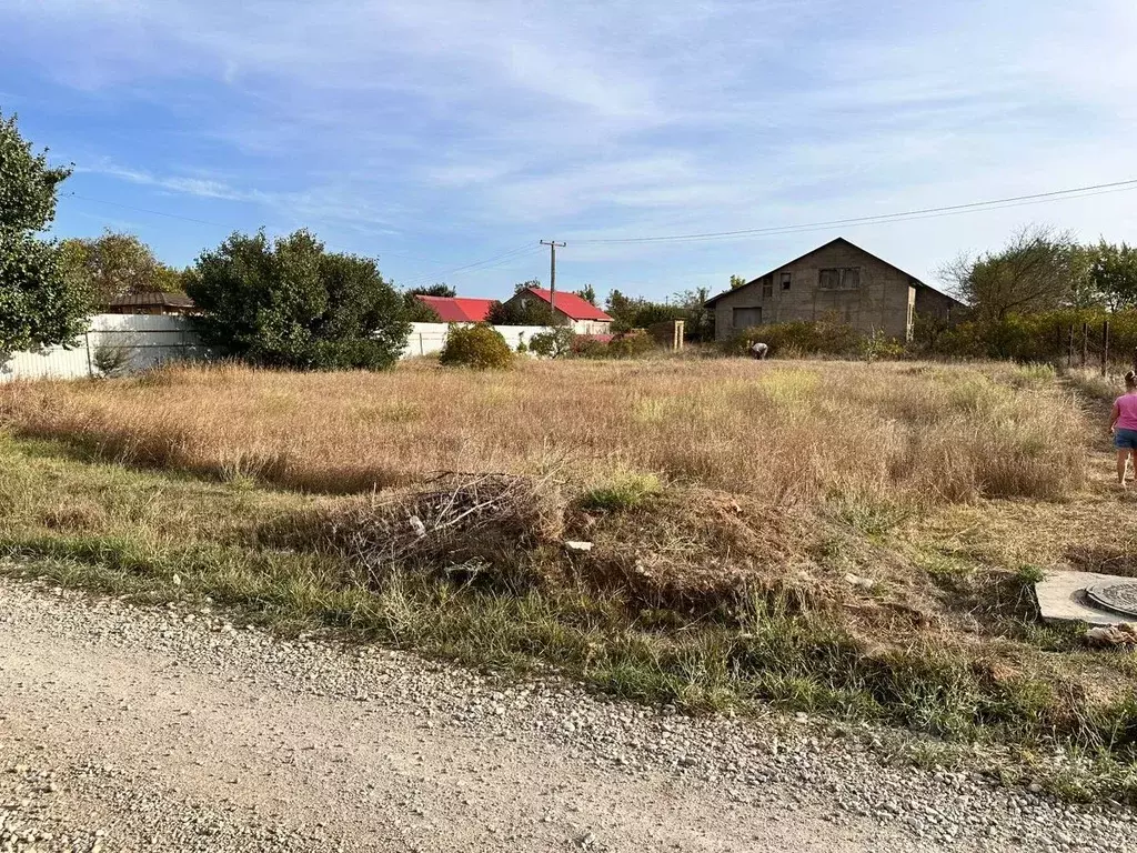 Участок в Крым, Сакский район, с. Орехово ул. Фруктовая, 17 (10.0 ... - Фото 1
