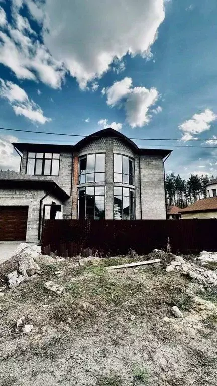 Дом в Оренбургская область, Оренбургский район, с. Нежинка ул. ... - Фото 1